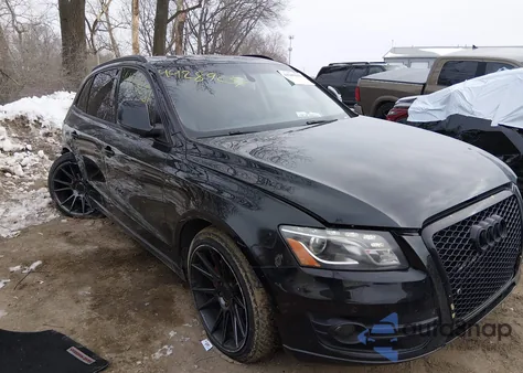 2010 Audi Q5 3.2 Premium из США, поврежденный, VIN WA1LKAFP0AA109016